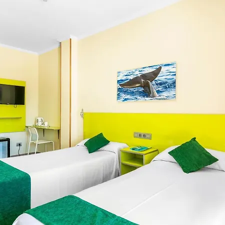 Andrea's Hotell 2*