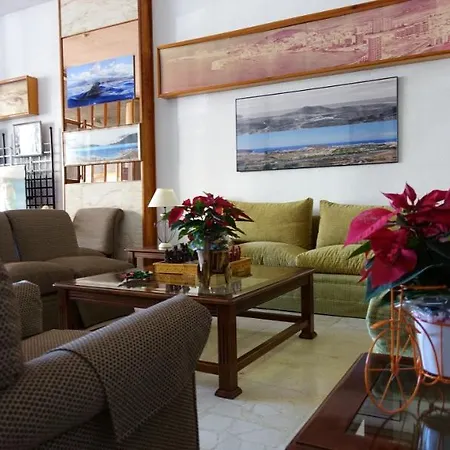 Andrea's Hotell 2*