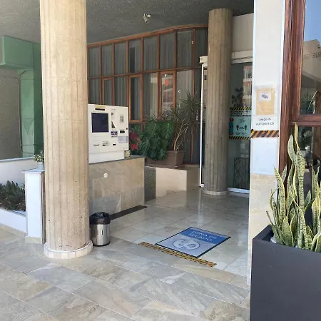 Andrea's 2* Los Cristianos (Tenerife)